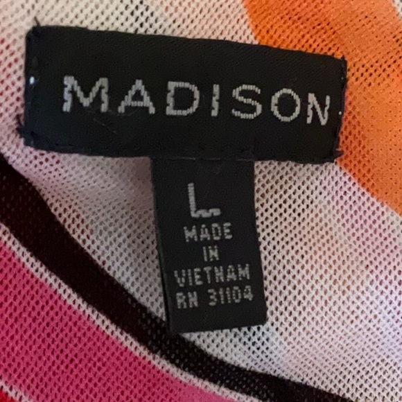 Bundle of 4 items. - Picture 4 of 10